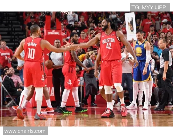 火箭队与雷霆内内的激烈对决揭示了球队实力的较量与未来的希望